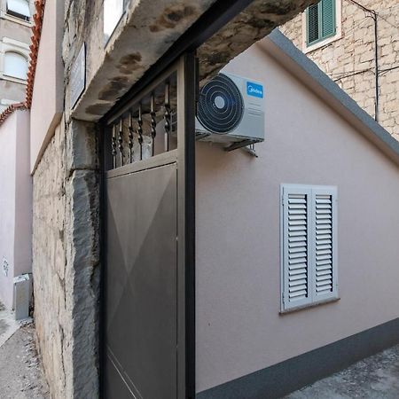 Modesty Apartment Split Luaran gambar